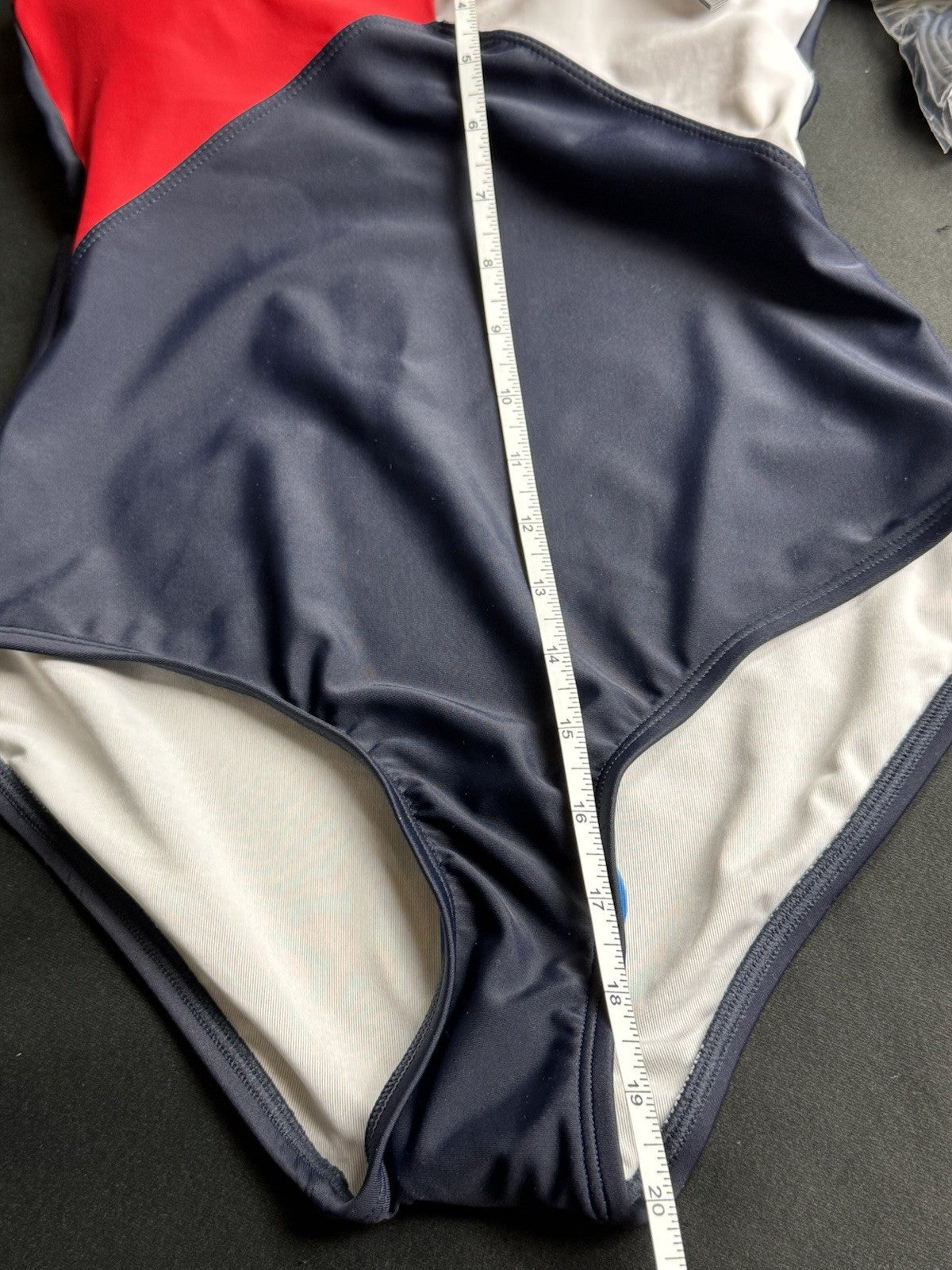 $98 Tommy Hilfiger Logo Colorblock Bandeau One-Pc Swimsuit Size XS. (B.153)