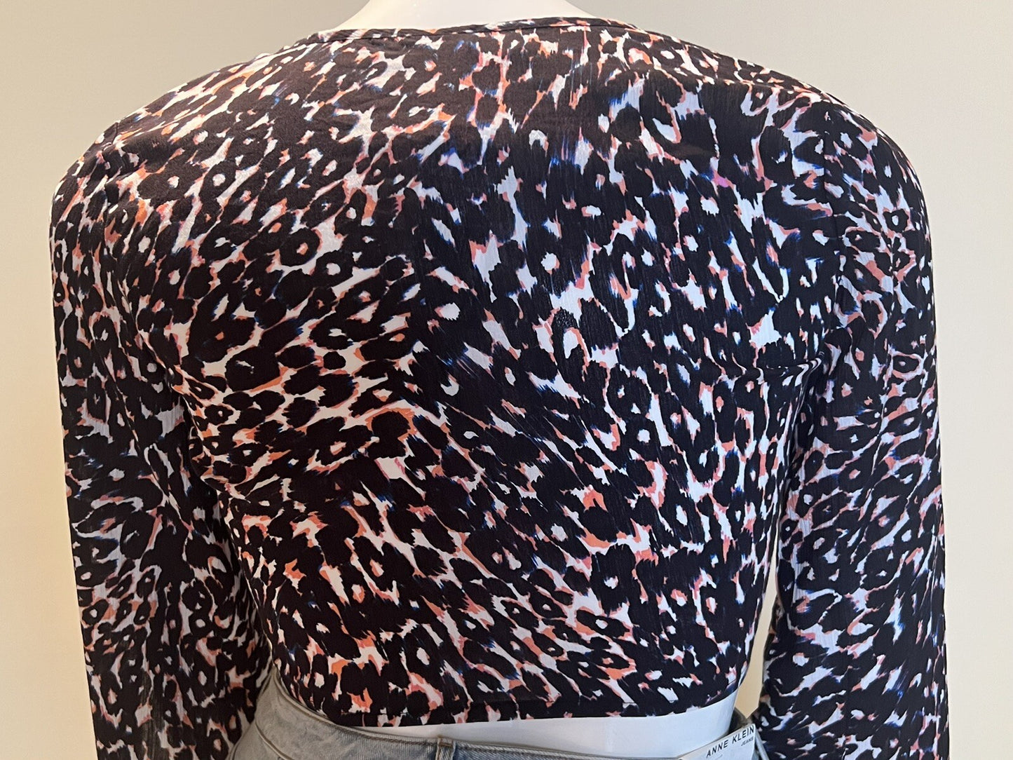 Sanctuary Women’s Leopard Print Crop Top Long Sleeve Sz S Multicolor (01)