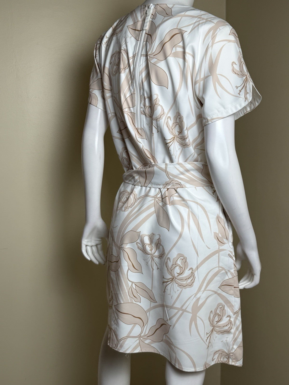 A Putnam Womens Wrap Dress Sz L.  (B.169)