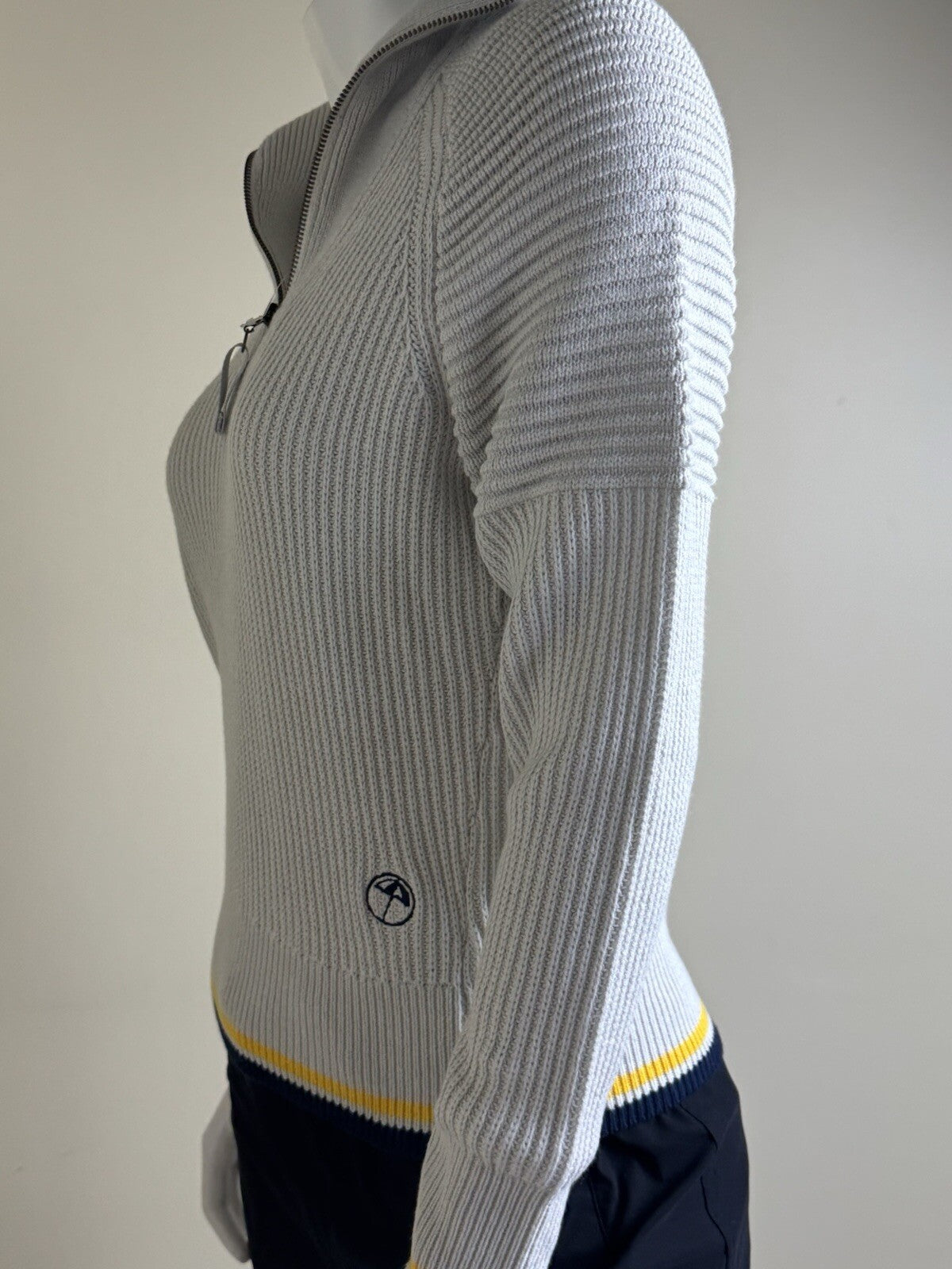 Puma Women's Golf Sweater Ivory Size S.   (B.126/3)