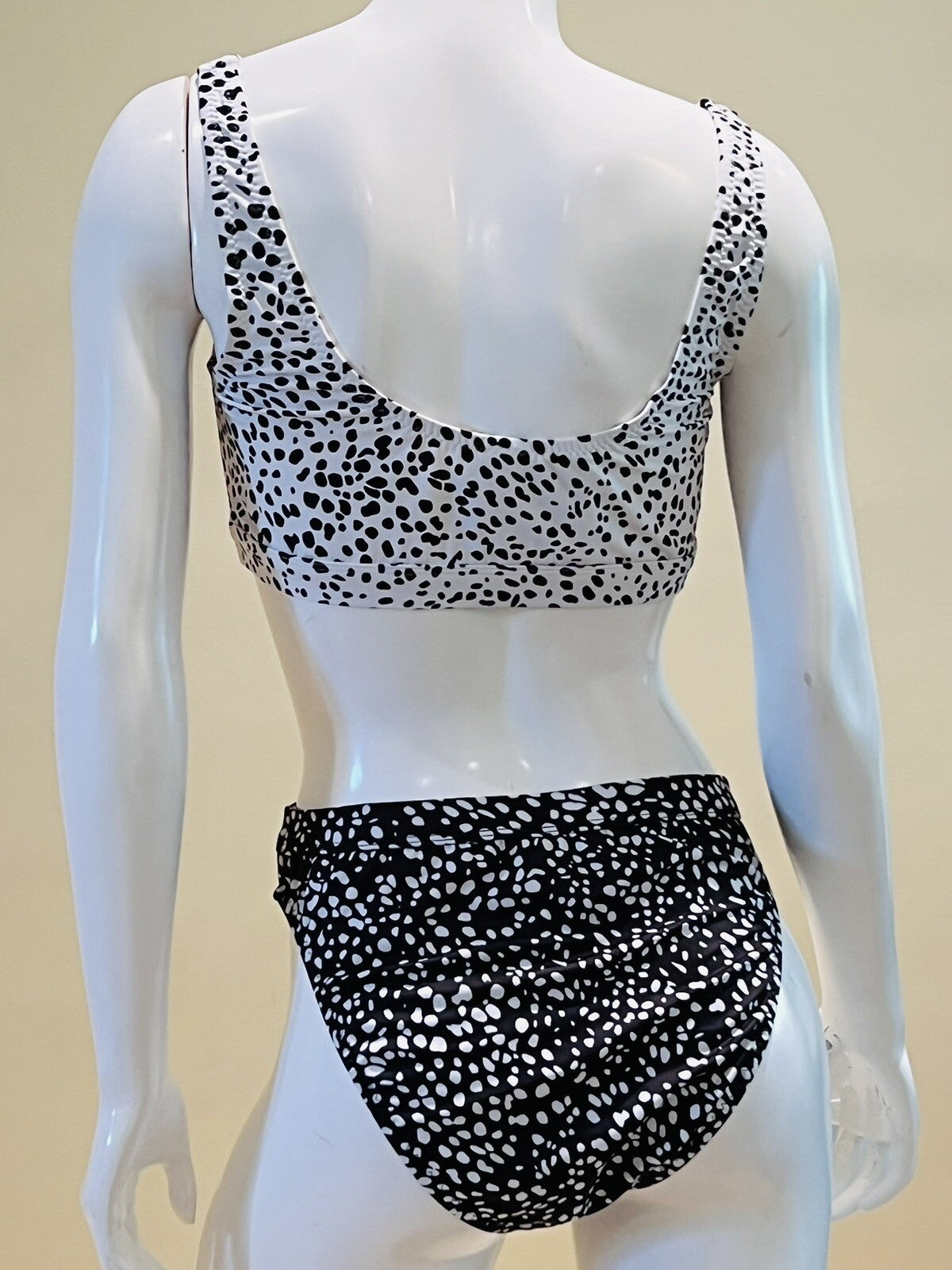 Dixperfect Women’s Size XL Black & White Bikini