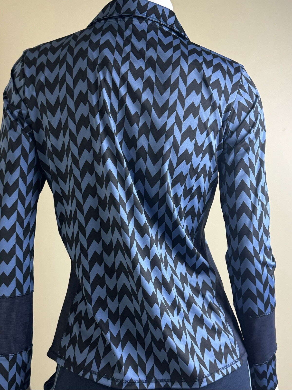 FIA Green California Women’s Golf Sweatshirt Sz S.  (B.120)