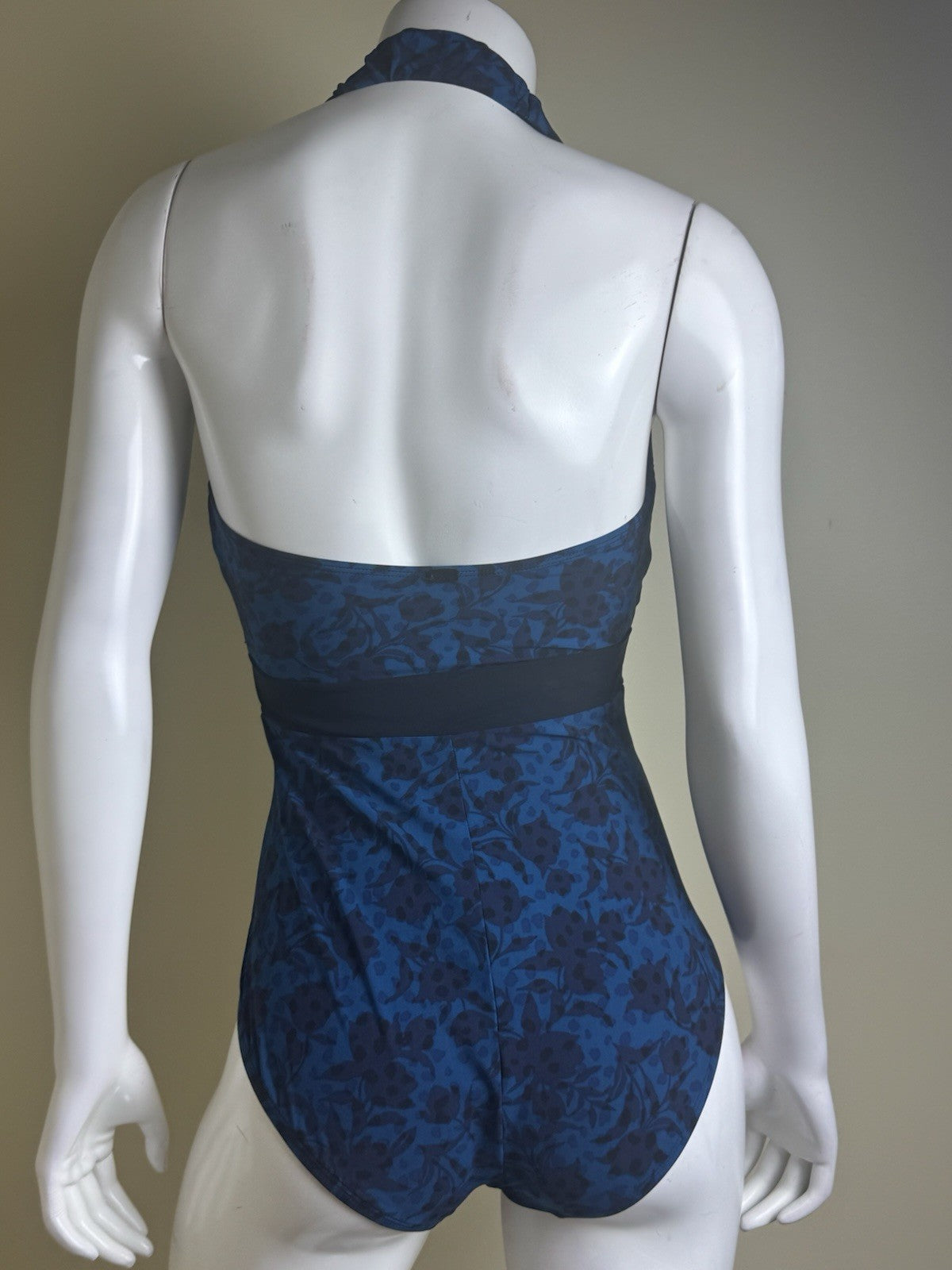 $182 Amoressa Lily One Piece Swimsuit In New Moon Sz 8.  (B.151)