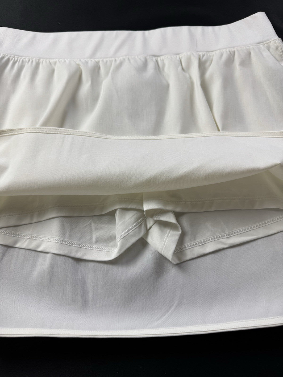 $50 The North Face Women’s Skort White W/Pocket Sz XL.    (B.184)