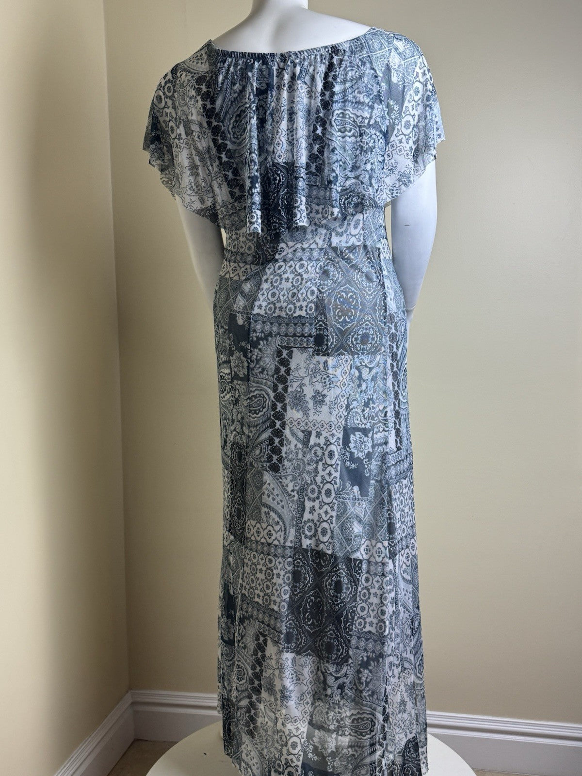 Ellen Weaver Women’s Gray Maxi Dress Sz XL. (B.166)