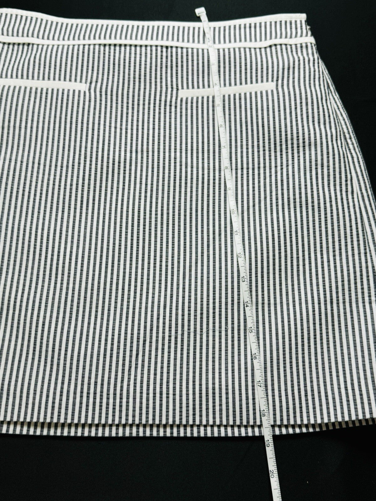 TALBOTS Women’s Gray White Skirt Sz 2  (B.87)