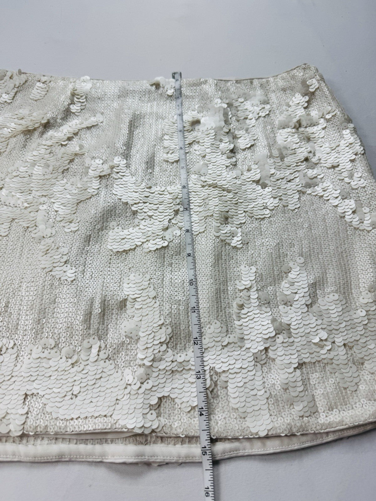 $228 Walter Baker Ashlee Skirt Vanilla Sequin Size 6   (B.152)