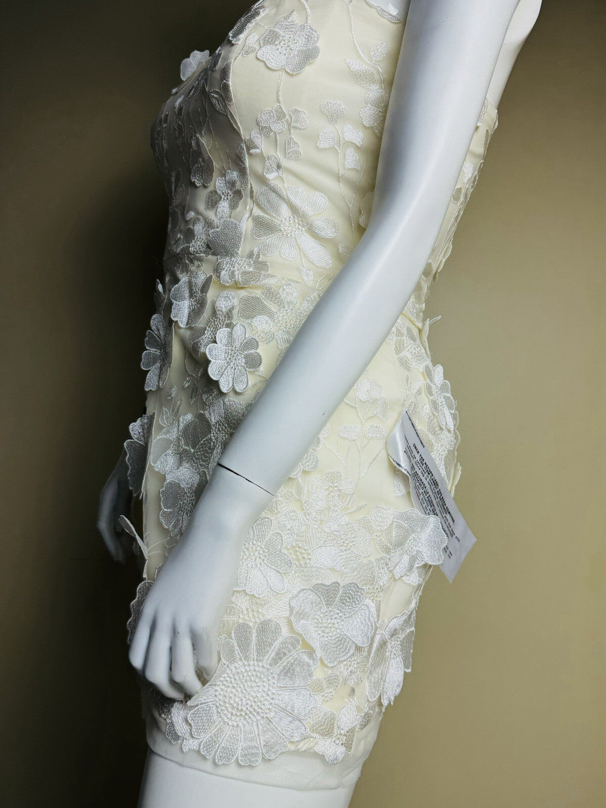 Dress The Population Off White Lace Floral Dress Size XL One Shoulder. (B.87)