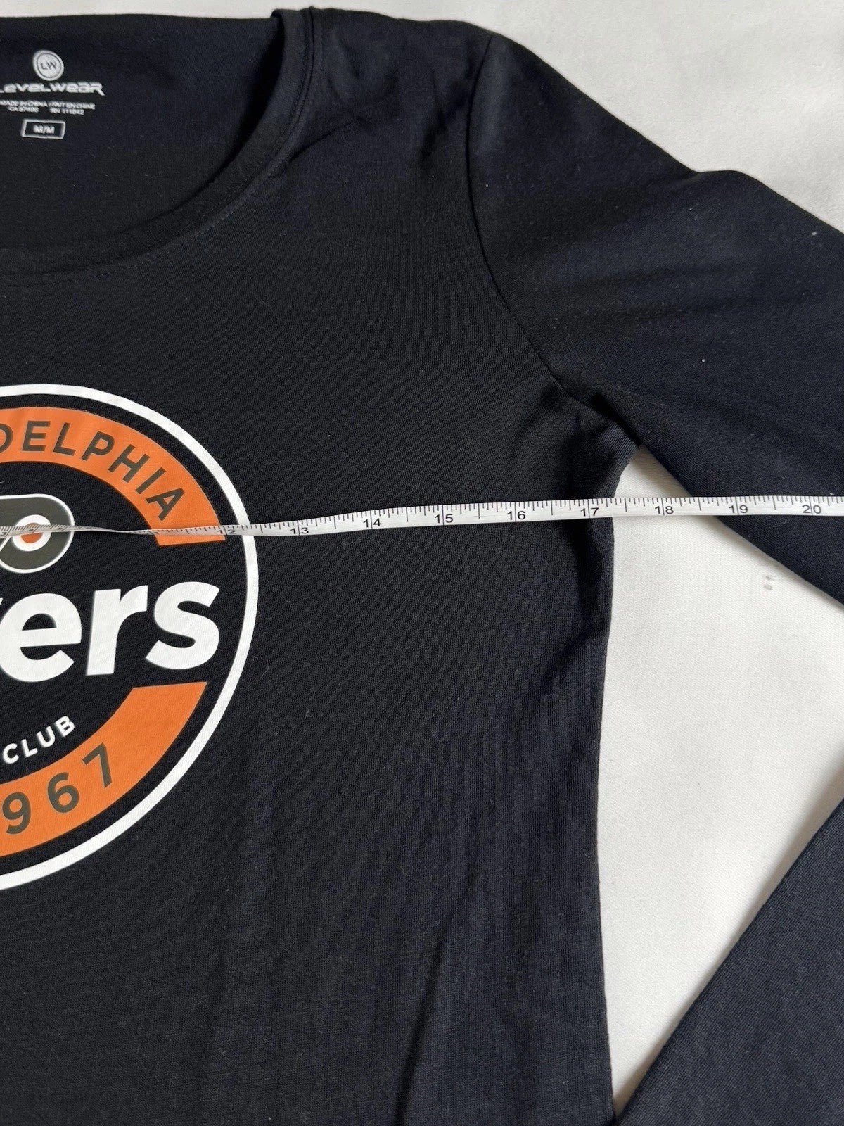 LeverWear Women's Flyers Logo Sweatshirt Sz M.   (B.146)