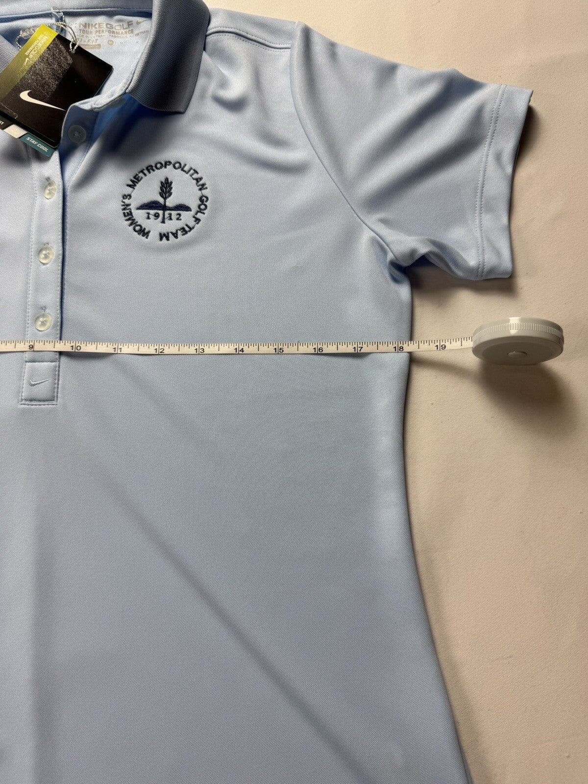 Nike Dri-fit Women’s Golf Shirt Sz M.    (B.135)