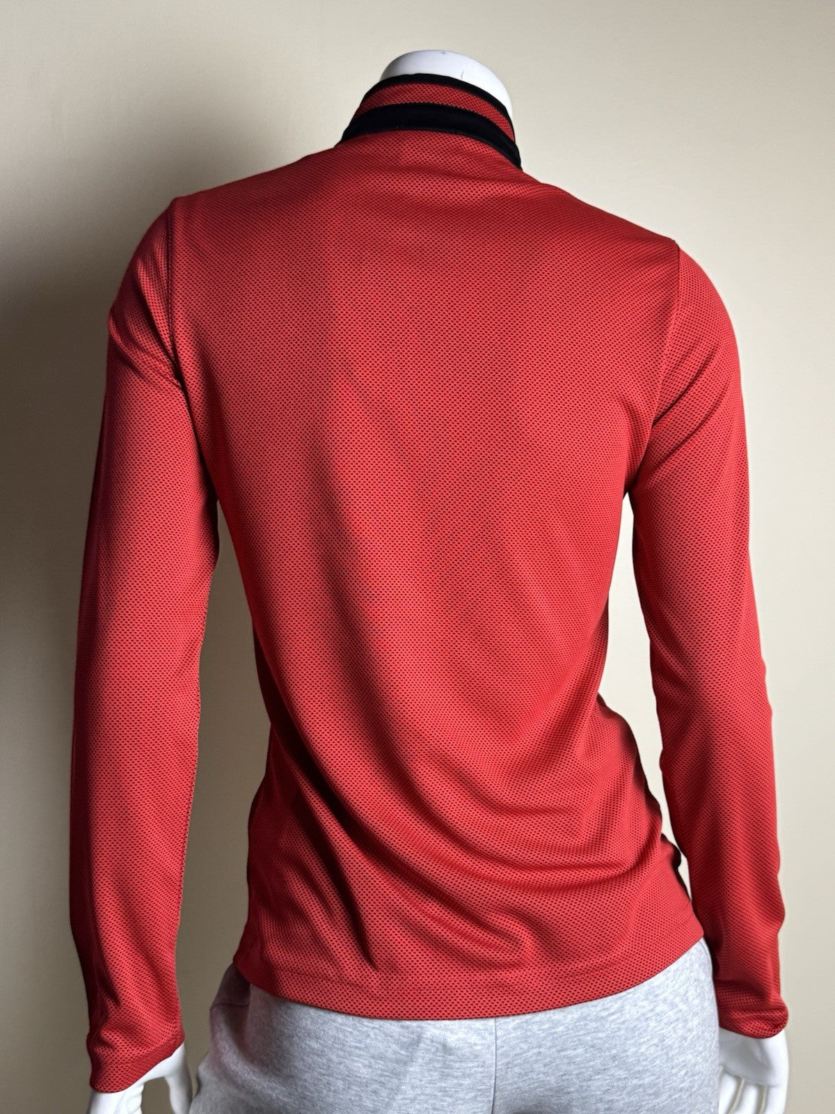 $129 GOLFINO Women's Golf Shirt Red Size 6.  (B.189)