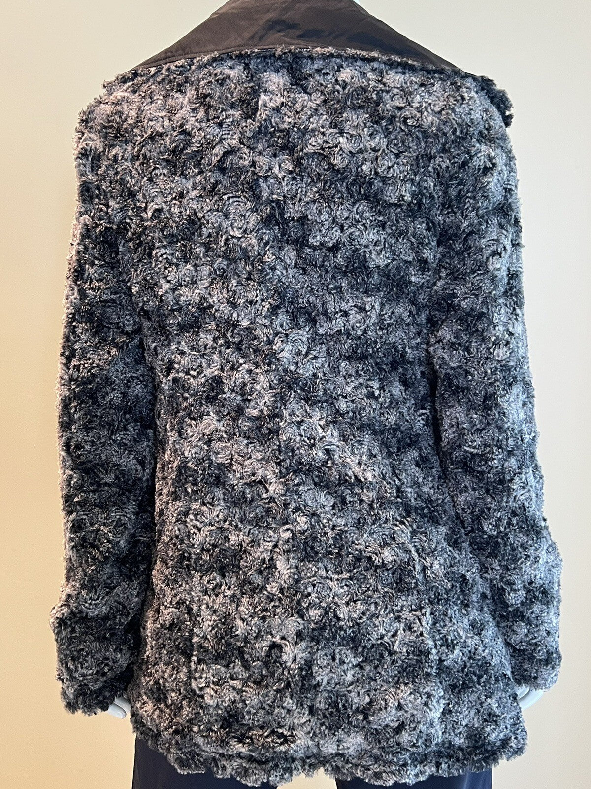 UBU Clothing Co. Black,Gray Faux Fur Reversible Sz XS Rain Resistant Coat (11)