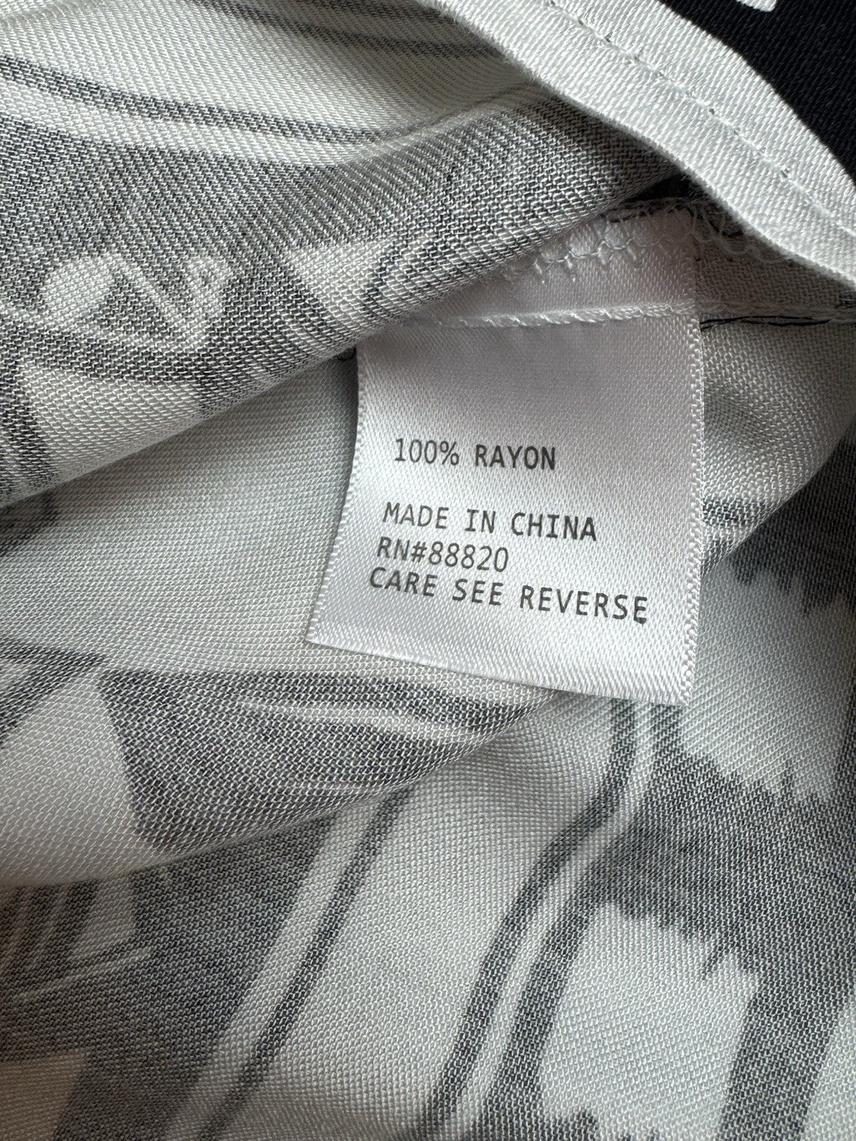 Rose & Thyme Women’s. Black/White Shirt Sz M  ( B.165)