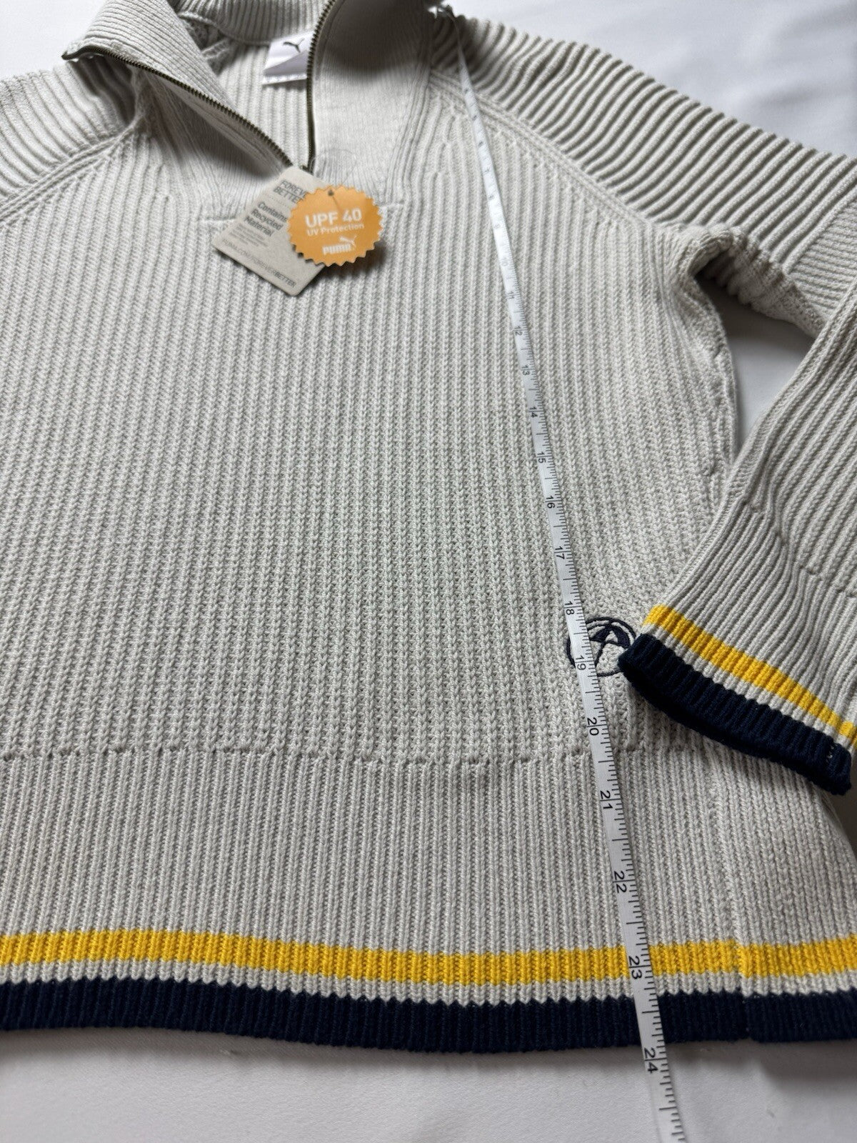 Puma Women's Golf Sweater Ivory Size S.   (B.126/2)
