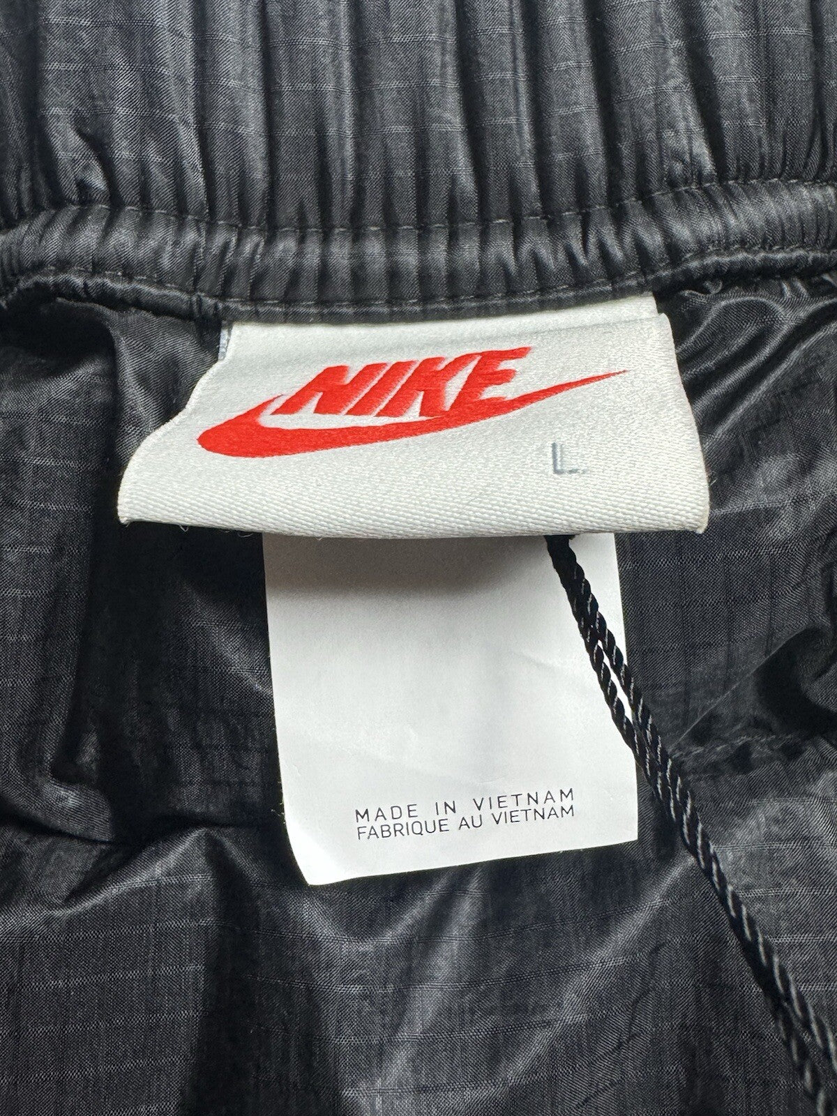 $250 Nike Women’s Sports Puff Skirt Black Sz L (B.88)