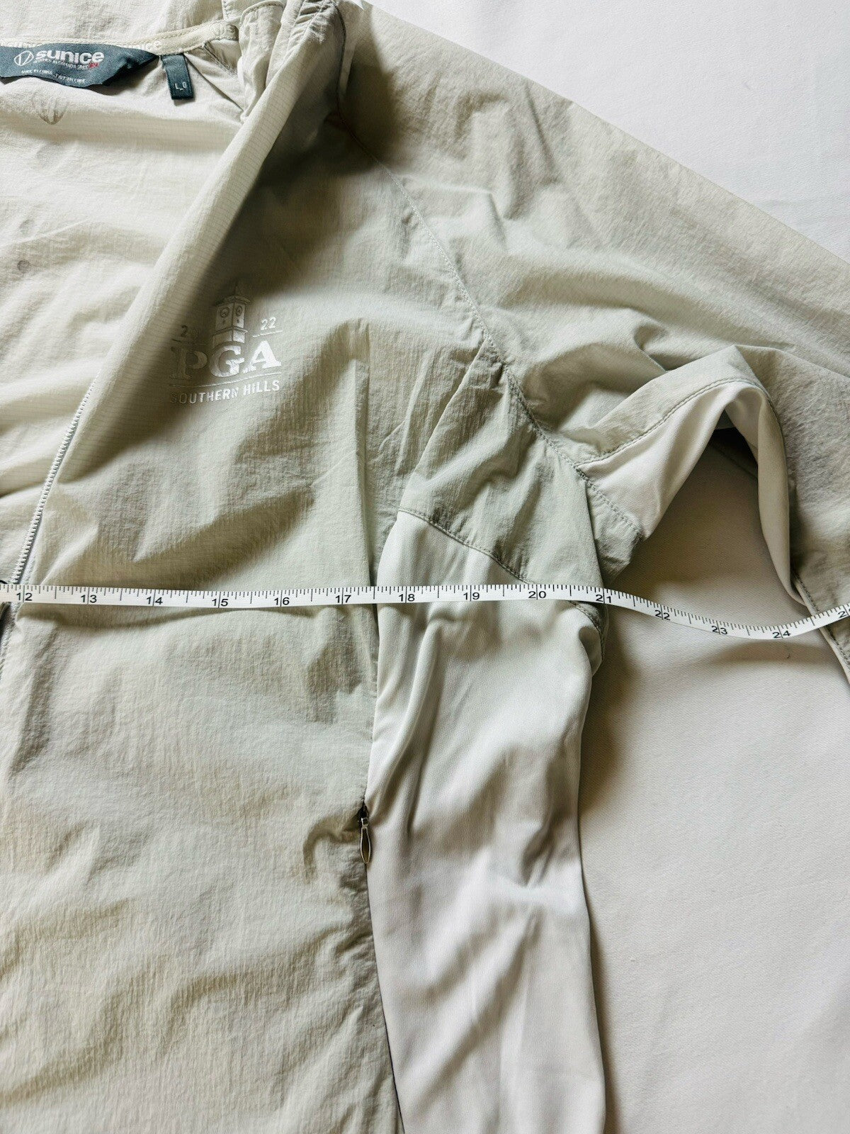 SUNICE Women's AVA Packable Windwear Jacket Gray Sz L.    (B.110)