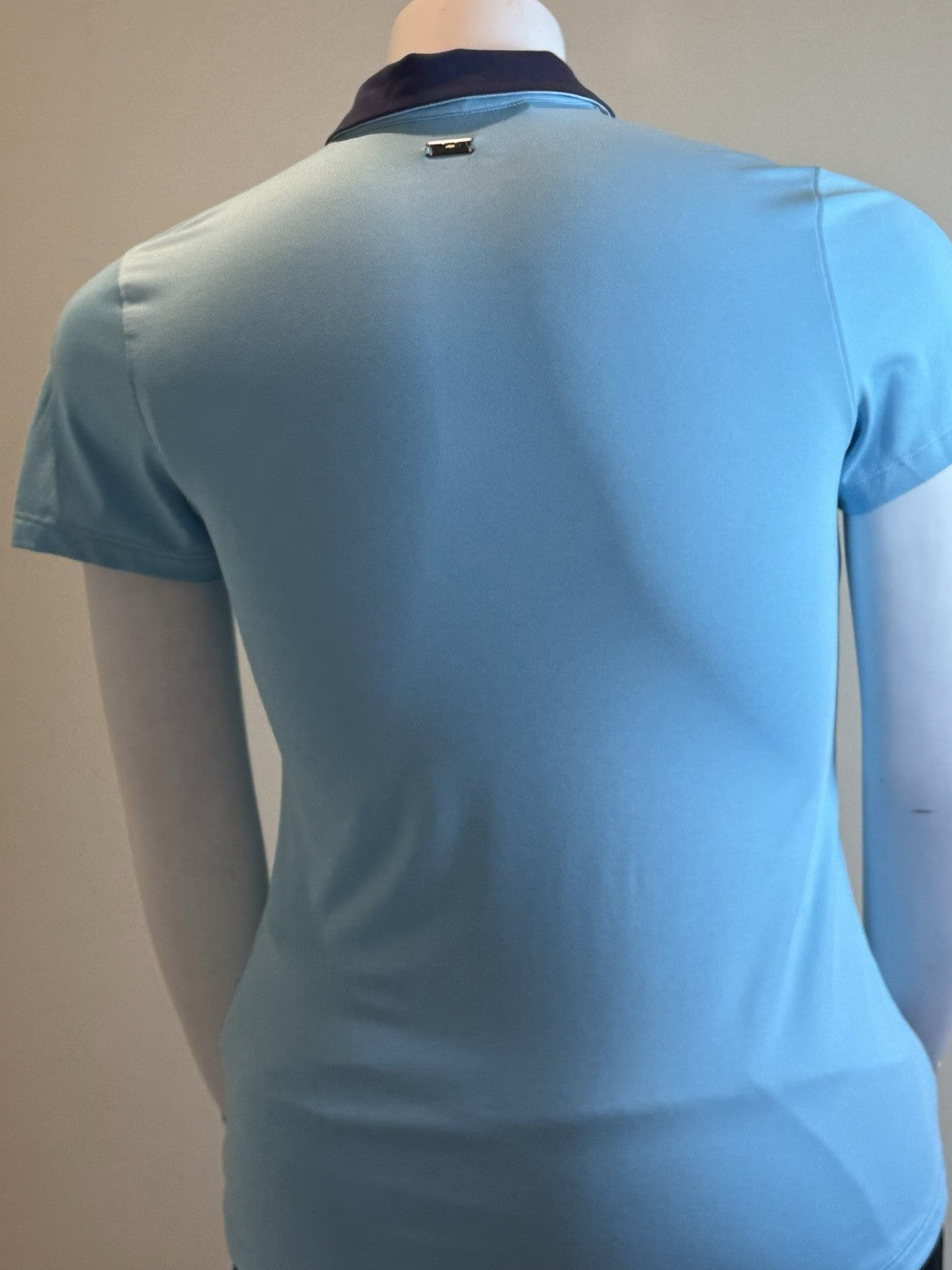 Under Armour Women's Golf Tennis Shirt Sz L.    (B.167)