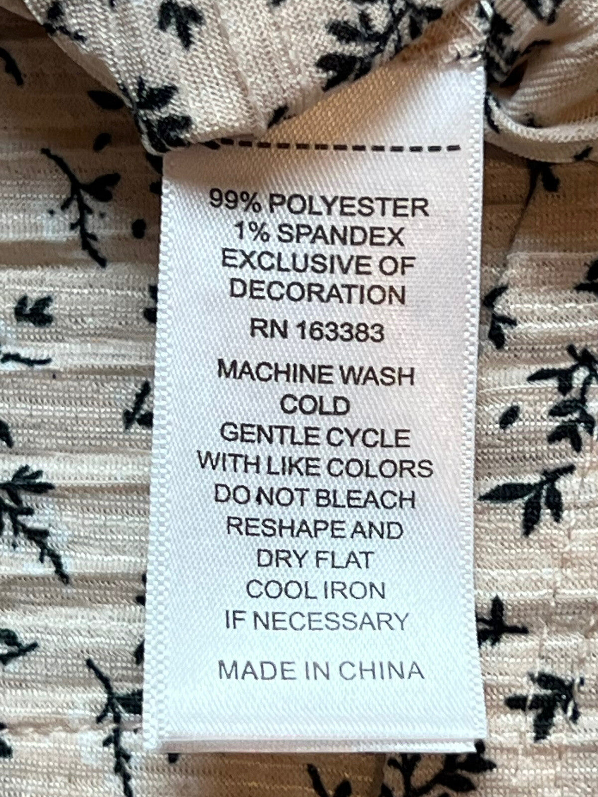 Rio &Rian Women’s Sleeveless Top Size M Beige Black Floral Shirt (3)