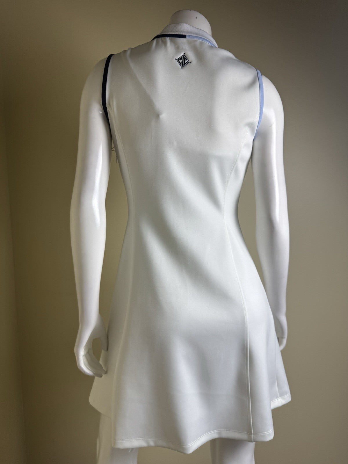 G /Fore Women’s White Sleeveless Dress Sz M.  (B.158)
