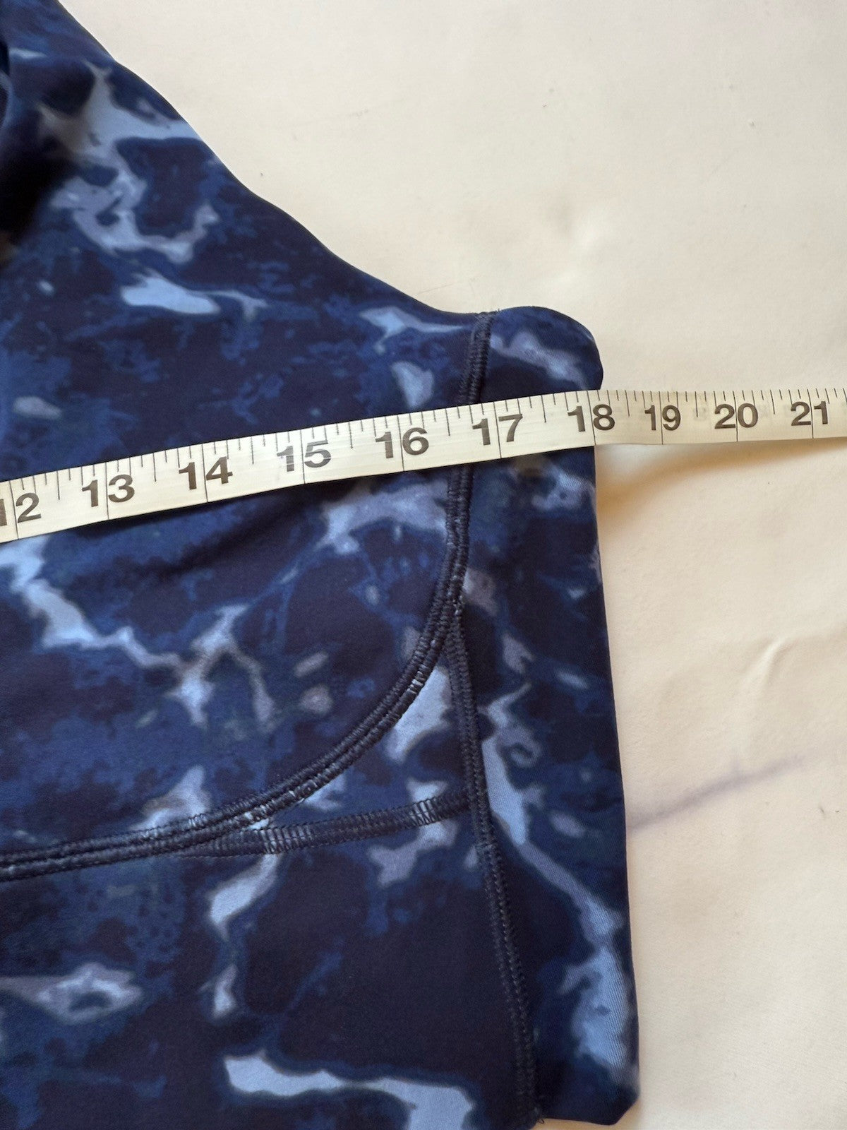 $75 Under Armour Women’s Crossover Top Sz XL.  (B.167)