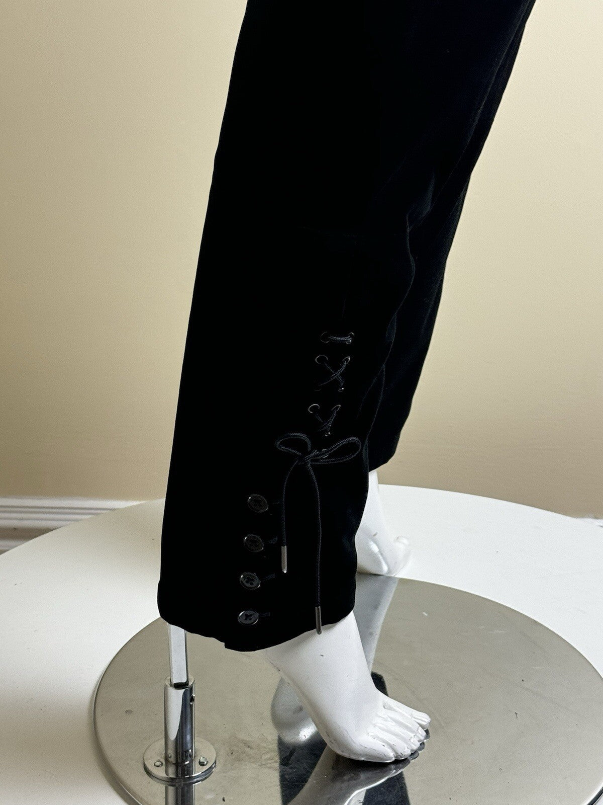 $225 Ralph Lauren Women’s Black Velvet Pants Sz 10.  (B.89)