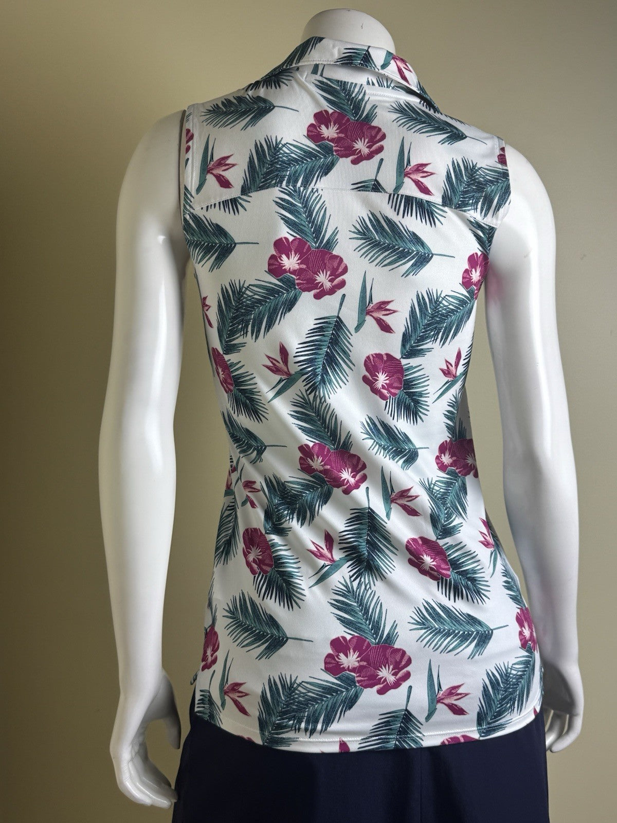 $70 Puma Women’s Golf Shirt Sleeveless Sz XS  (B.156)