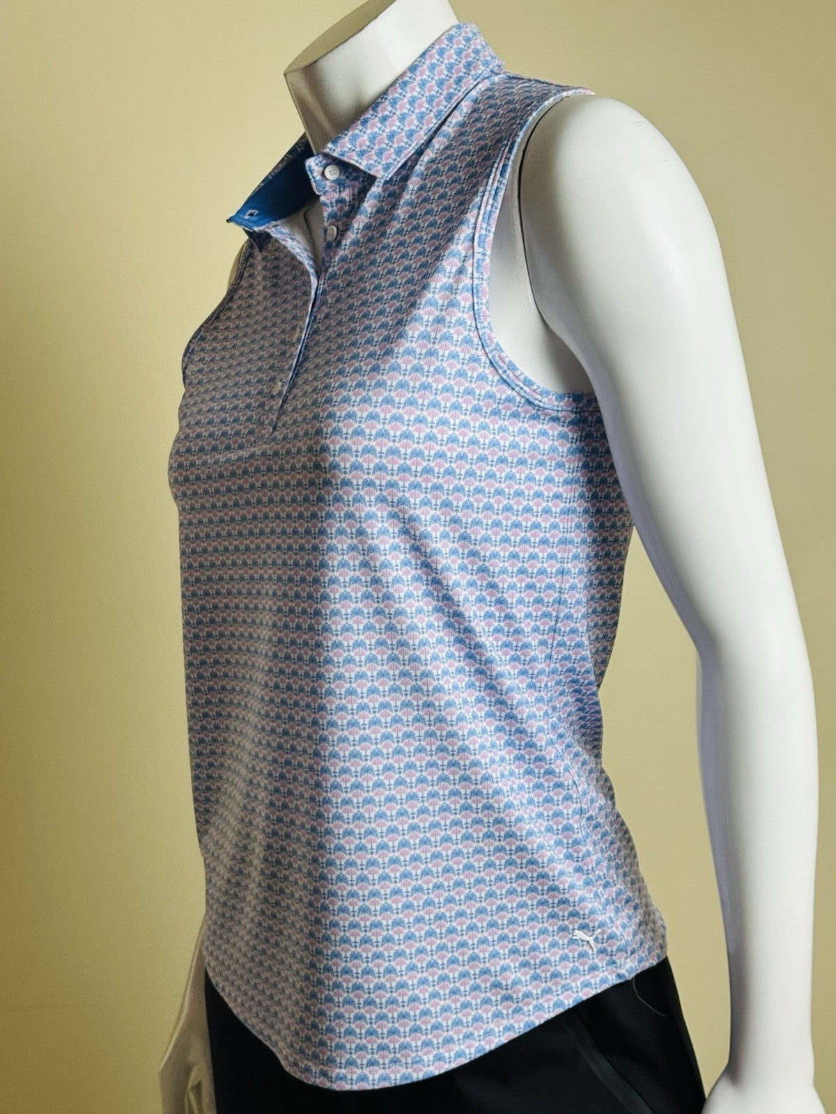 Puma Women’s Golf Shirt Sz S.   (B.183/1)