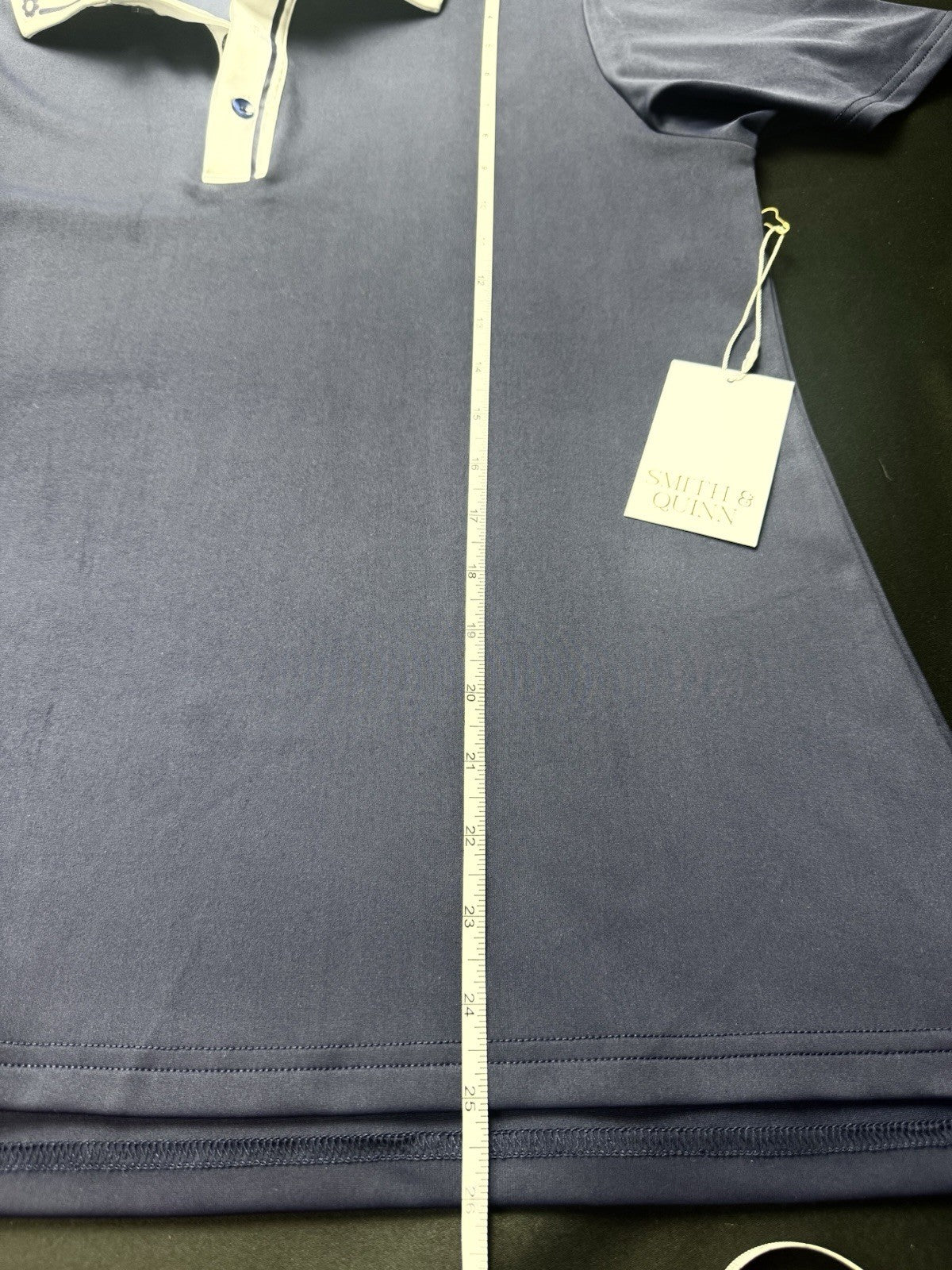 Smith & Quinn Women’s Golf Shirt Size XL.      (B.159)