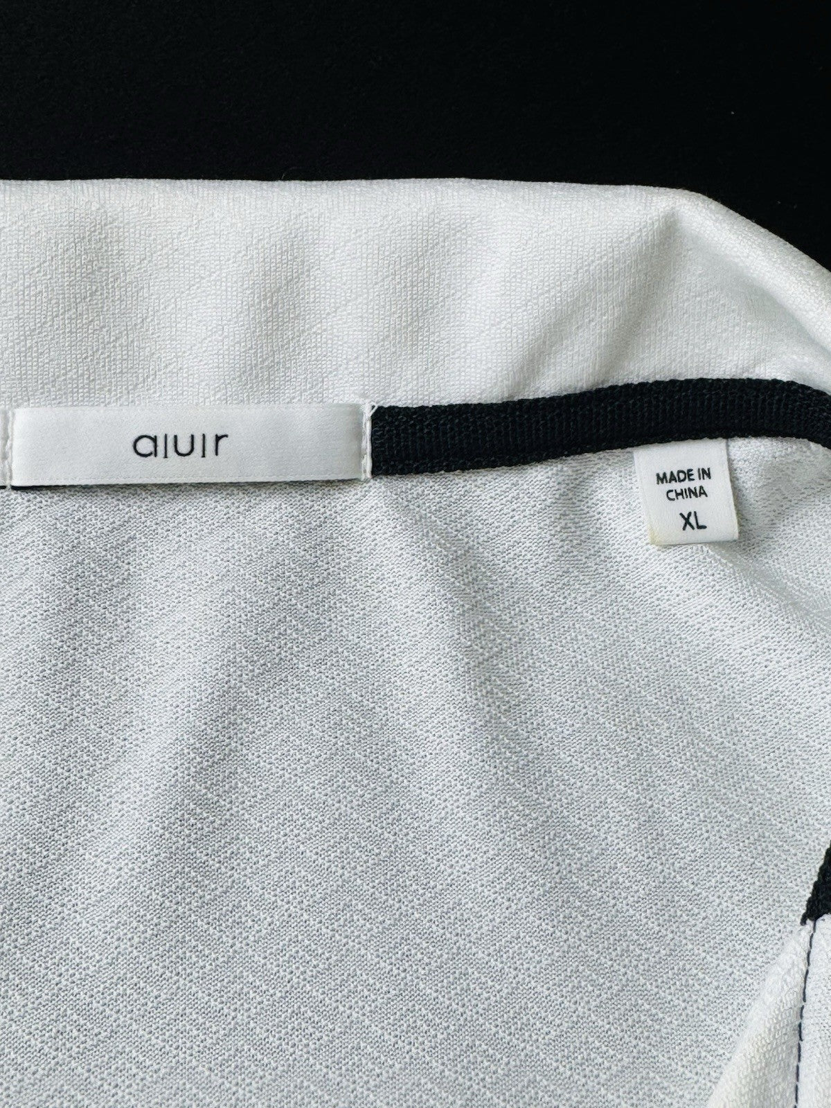 A.U.R Women's Golf Polo White Shirt Sz XL.       (B.146)