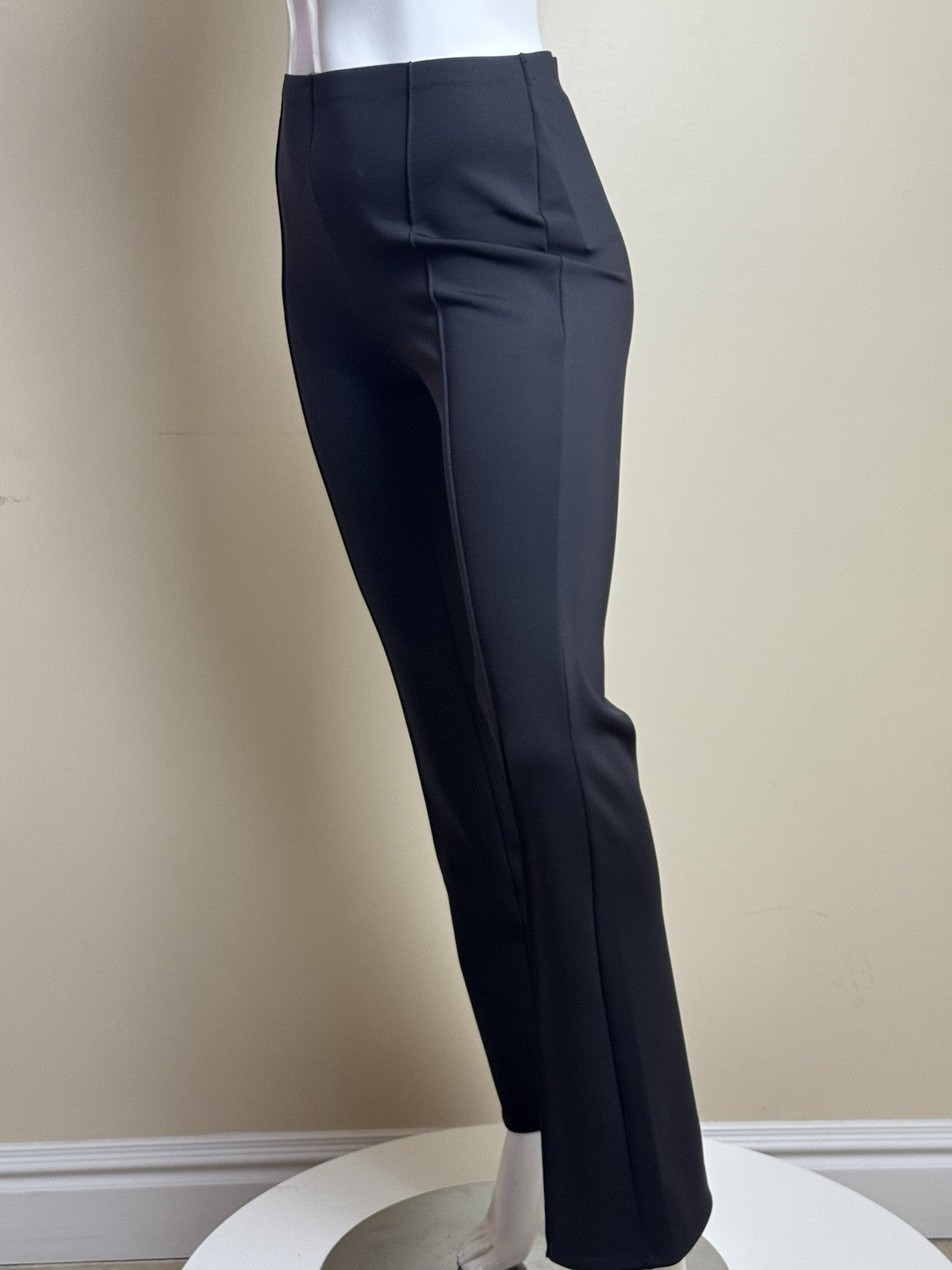 7 Diamonds Women’s Flare Stretch Pull On Pants Sz M.  (B.168)