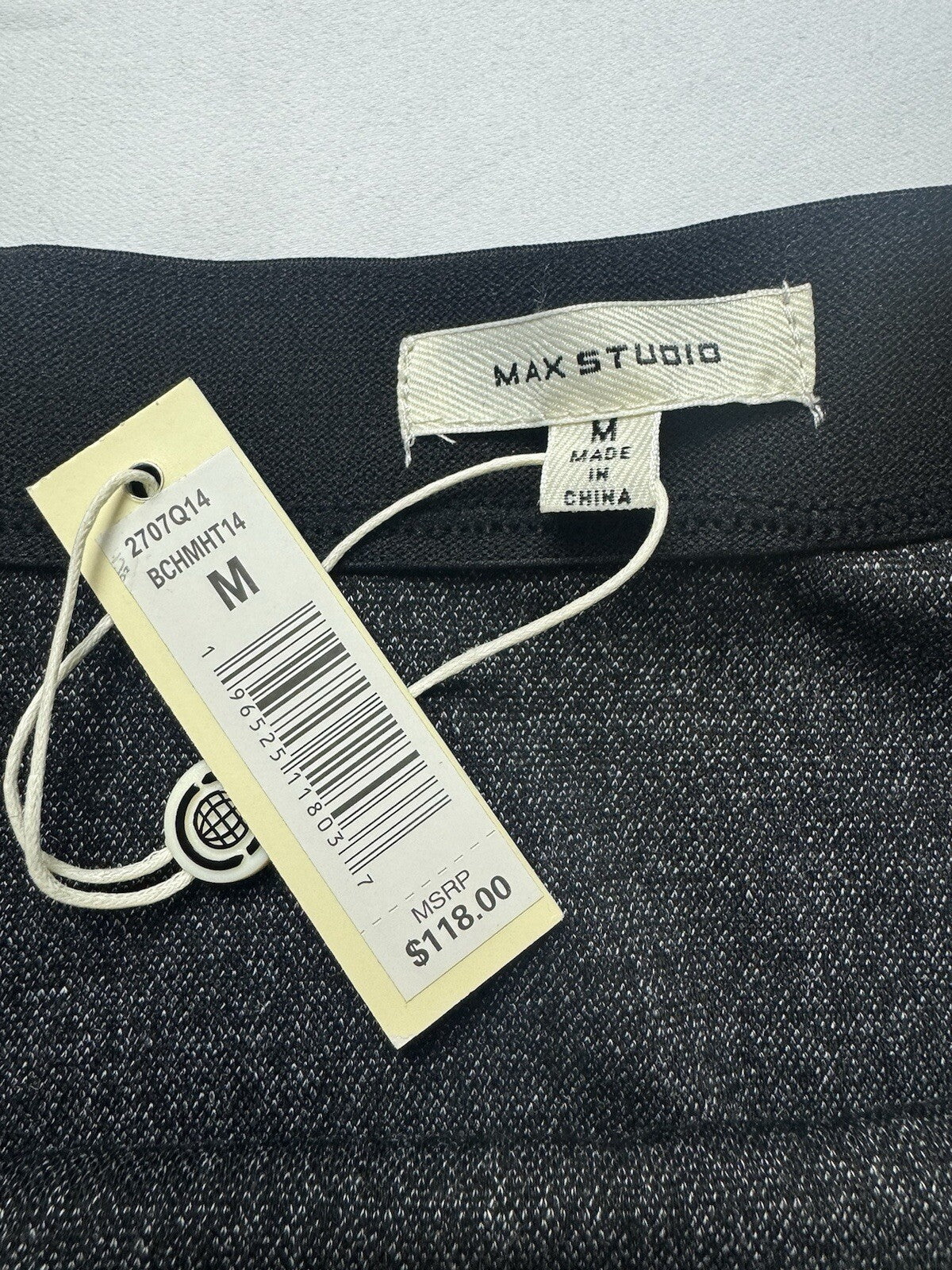 $118 Max Studio Women’s Straight &Pencil Skirt Sz M.      (B.118)