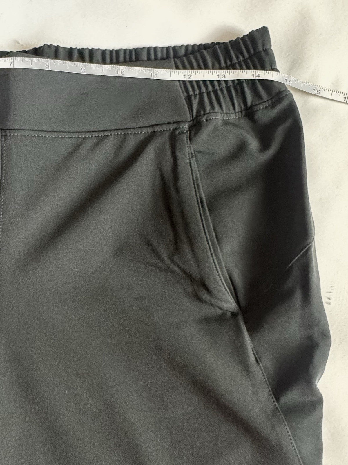 Puma Women’s Golf Pants Sz S.   (B.044)