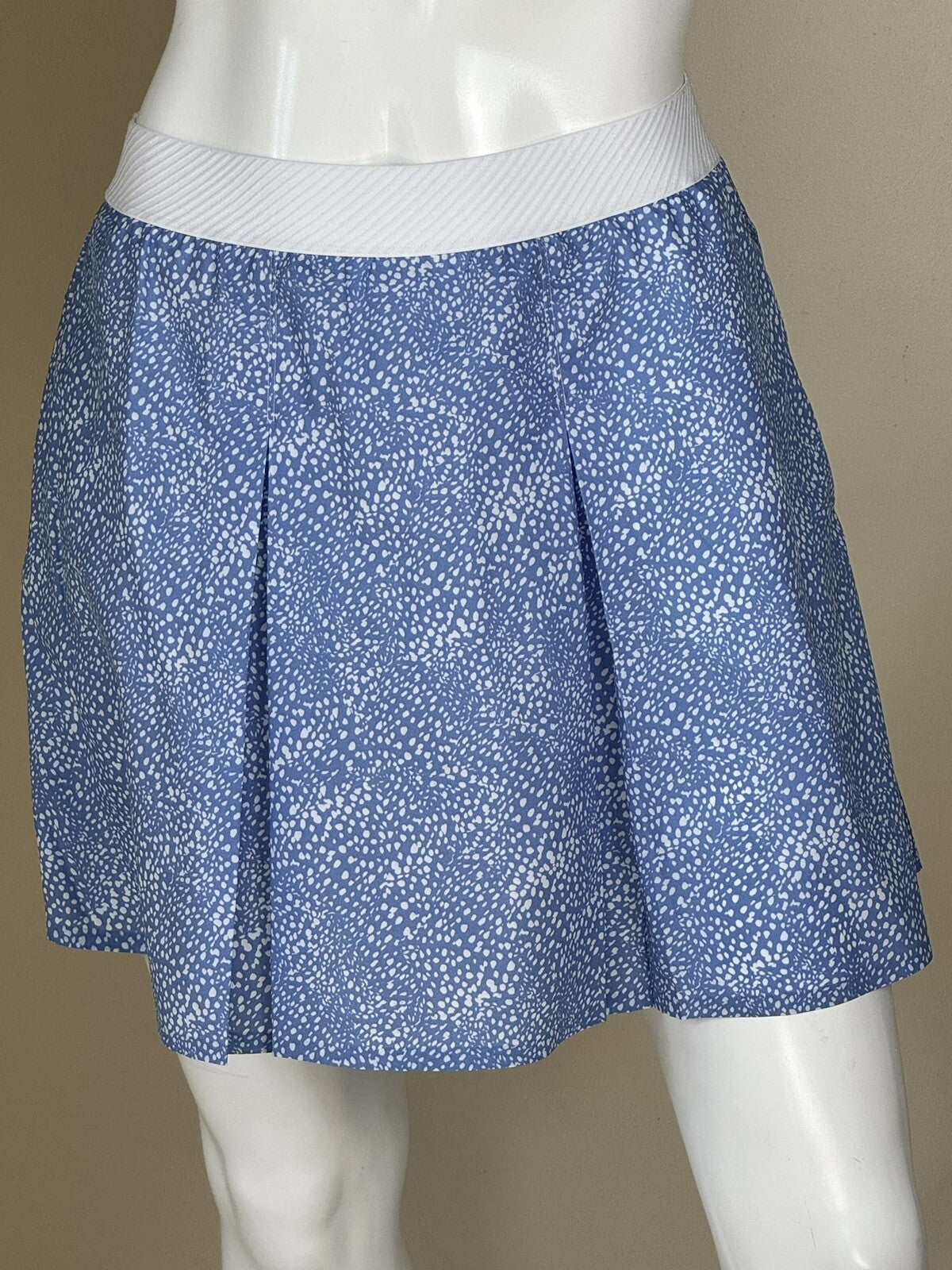 Puma Women’s Golf Skirt Skort Sz S . (02)
