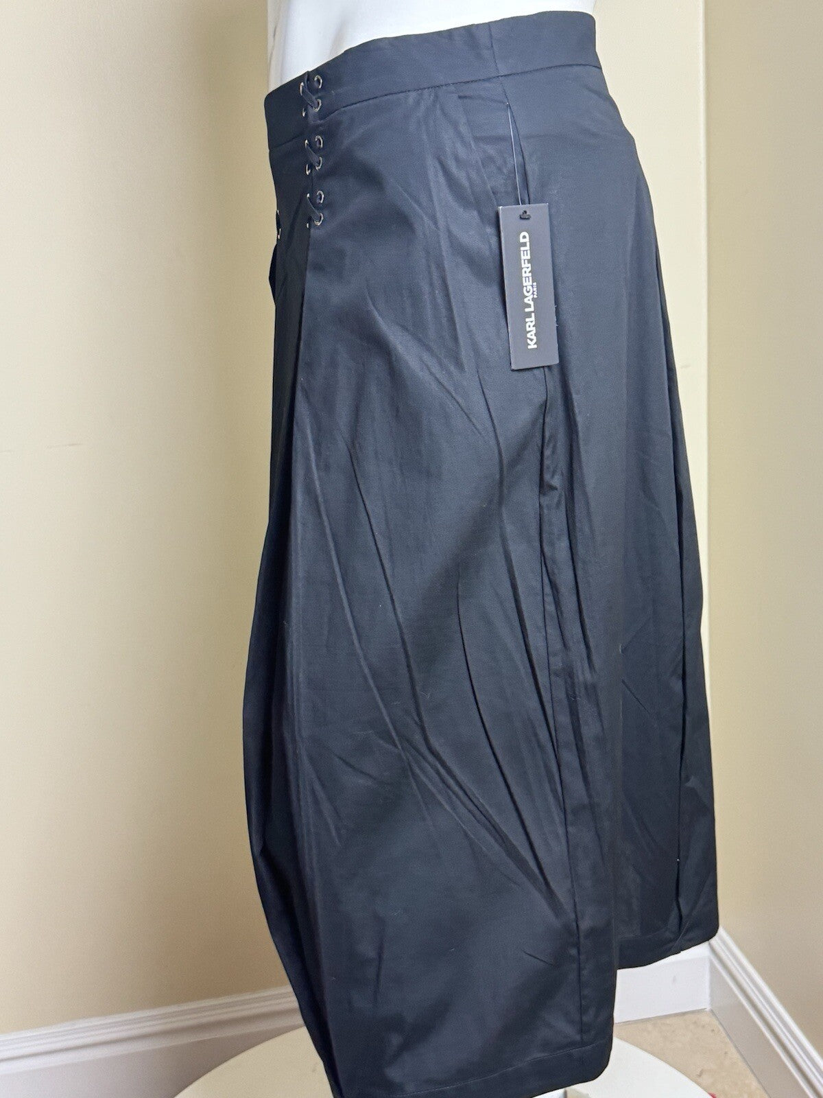 $109 KARL LAGERFELD PARIS Long Black Skirt Women's Sz 16.  (B.119)