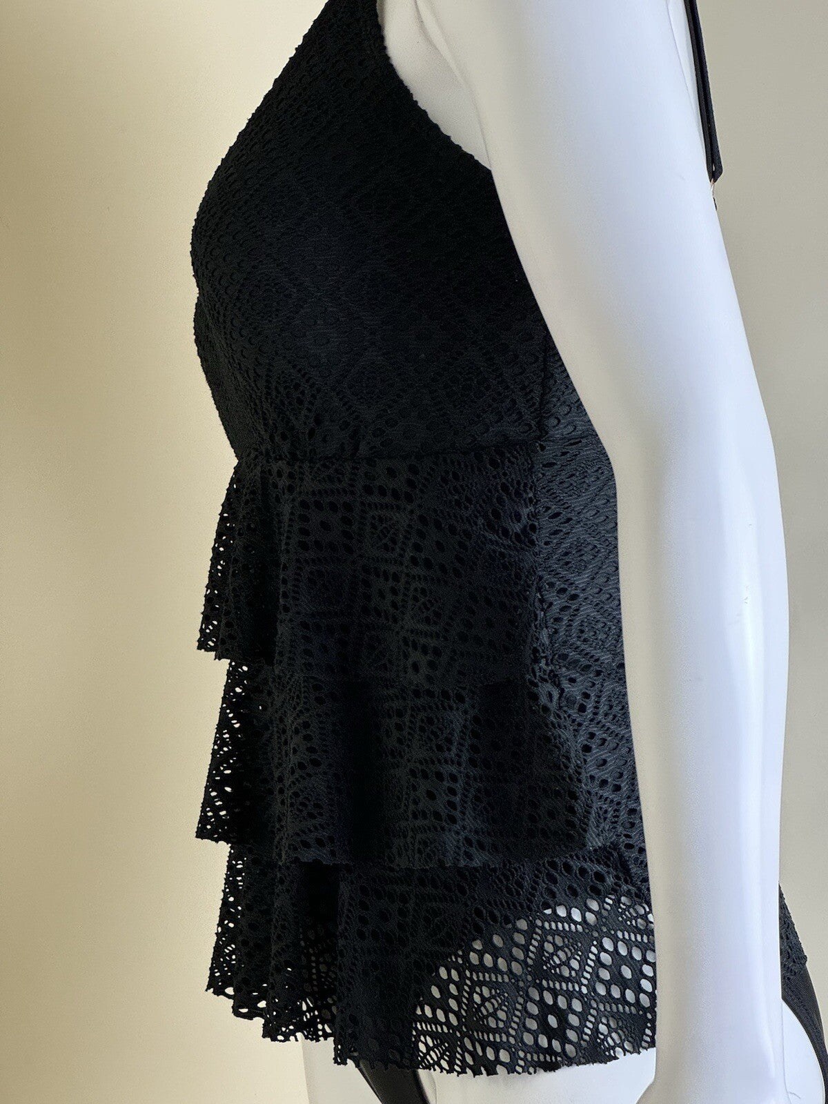 $98 Nicole Miller One Pc Swimsuit Black Crochet Sz M Bathing suit (B.53)