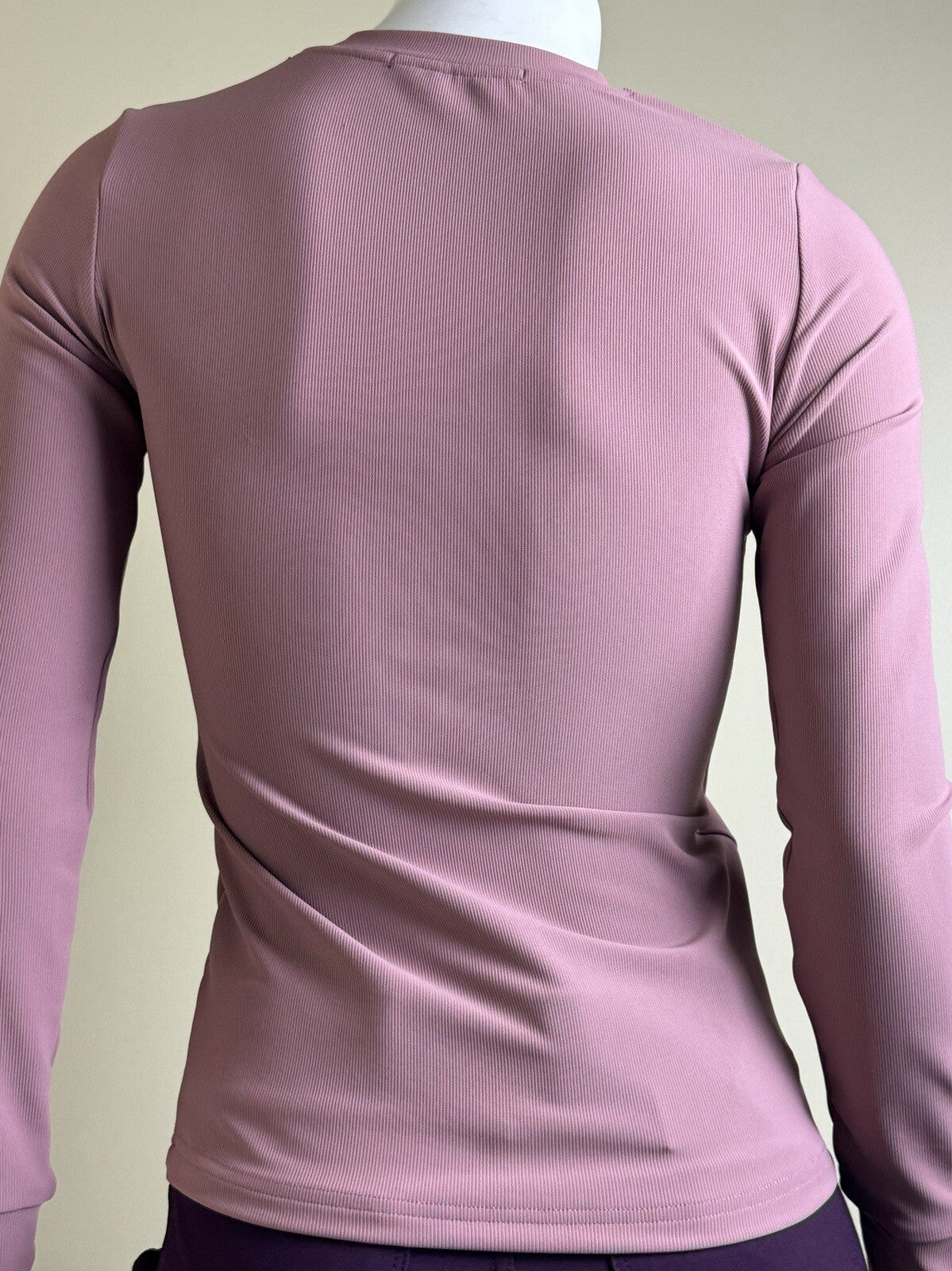 Calliope Women’s Mauve Sweatshirt Size S.    (B.96)