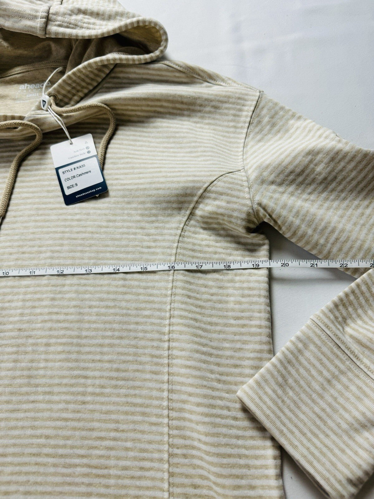 AHEAD Casuals WOMEN'S Hoodie Sweater Sz S .  (B.111)