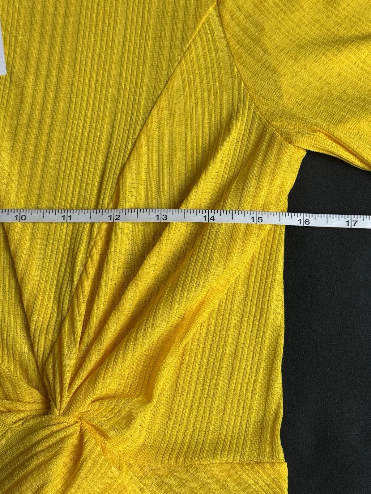$98 Michael Kors Women’s Yellow Shirt Sz M.     (B.181)