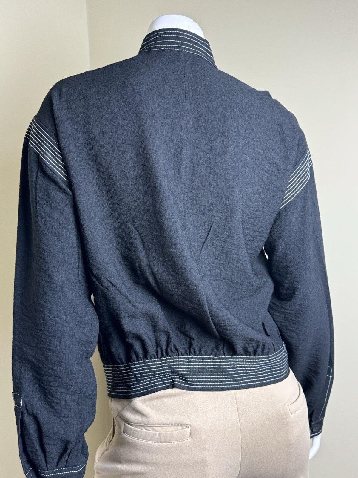 $139 DKNY Women's Contrast Stitch Banded Jacket Size XS  (B.116)