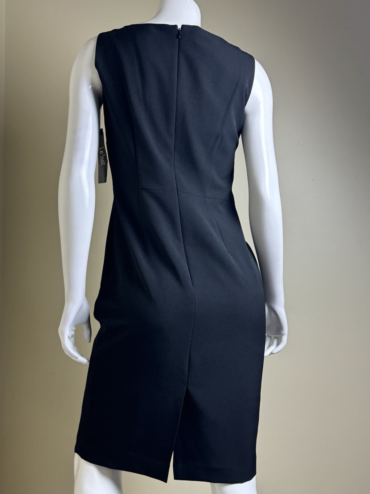 LESUIT Women's Sheath Black Dress Size 4 .  (B.92)