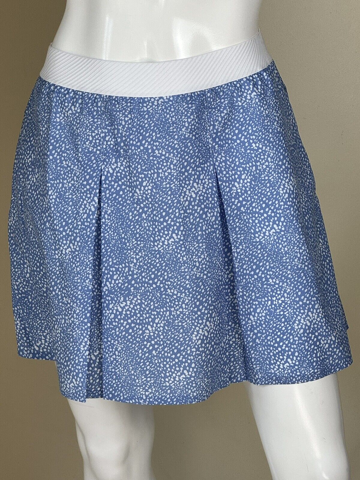 Puma Women’s Golf Skirt Skort Sz S . (02)