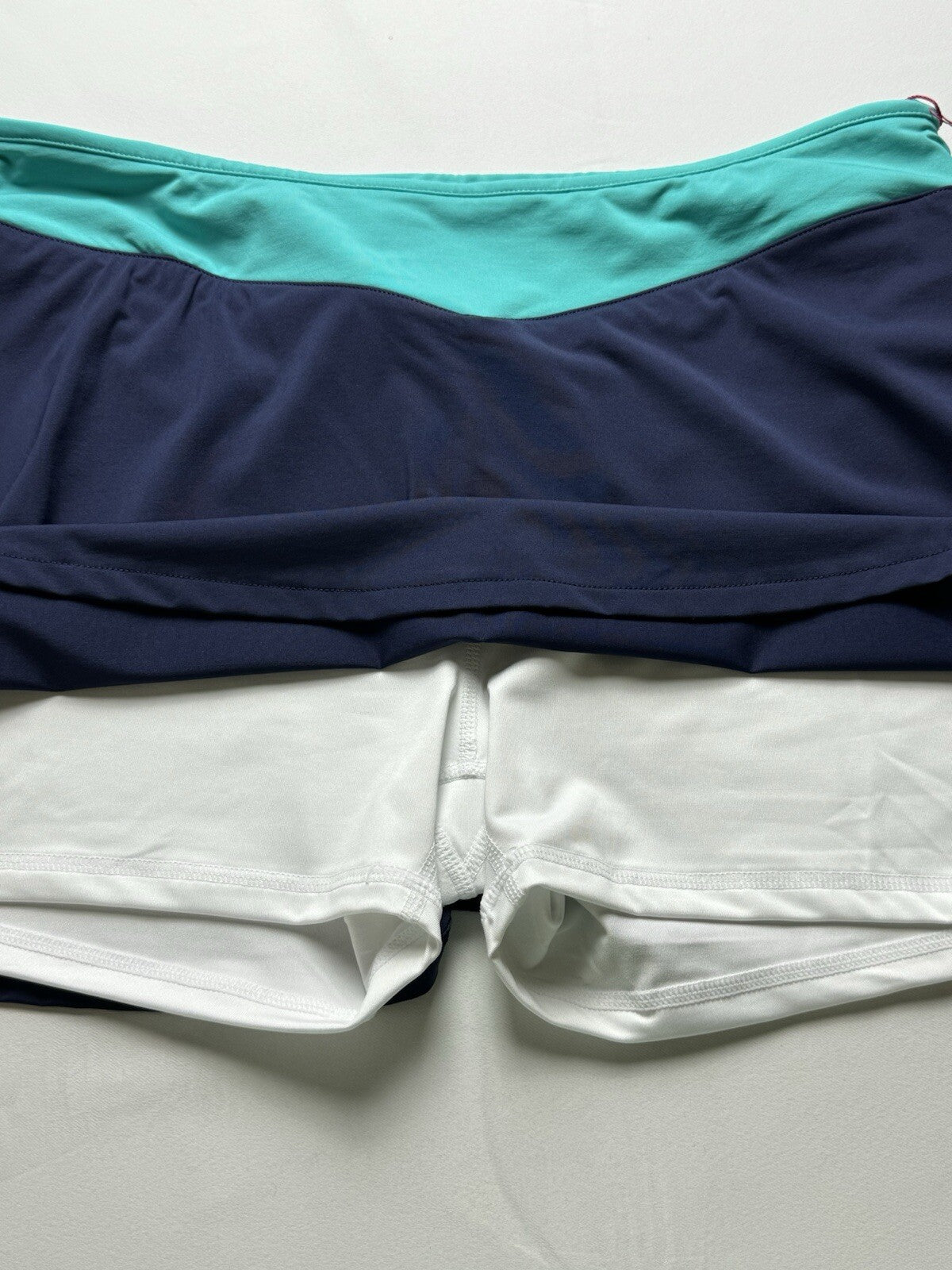 $70 Fila Women's Tennis Golf Skort Size L. (B.53)