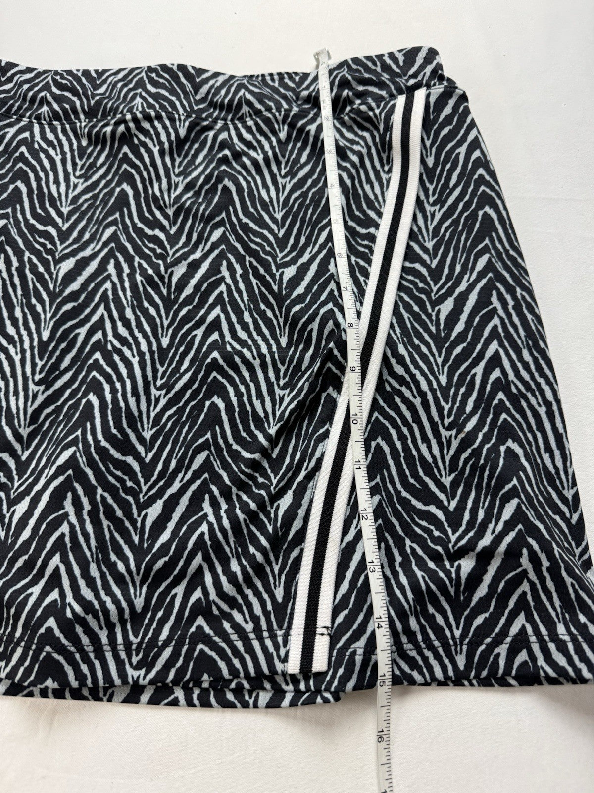 Sport Haley Women’s Golf Skirt Skort Sz L.      (B.145)