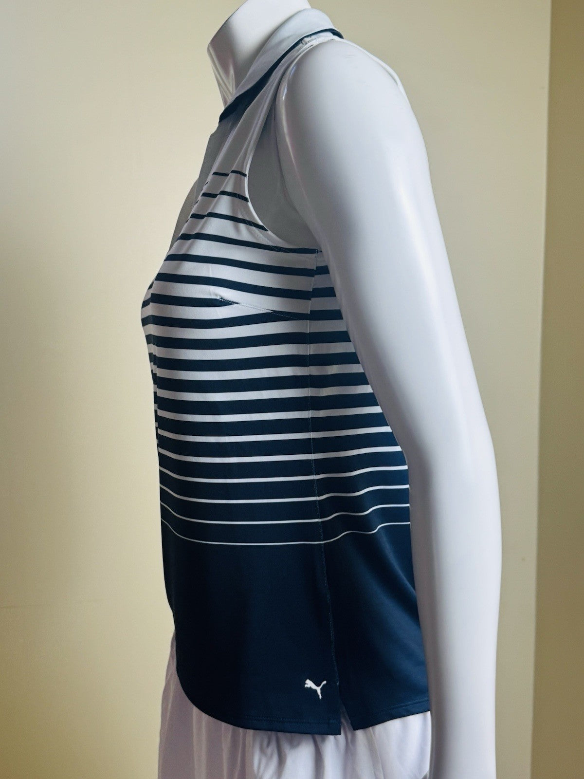 Puma Women’s Golf Shirt Sz S.   (B.188/1)