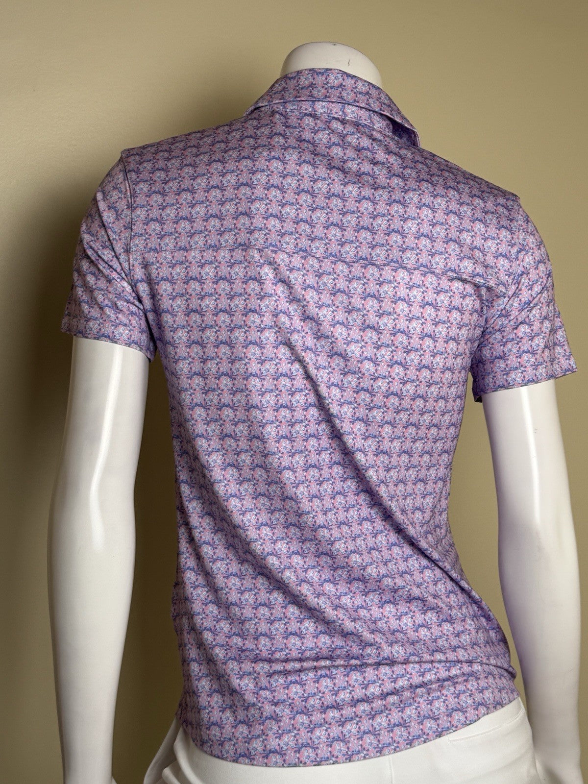 Puma Women’s Golf Shirt Sz S.   (B.172)