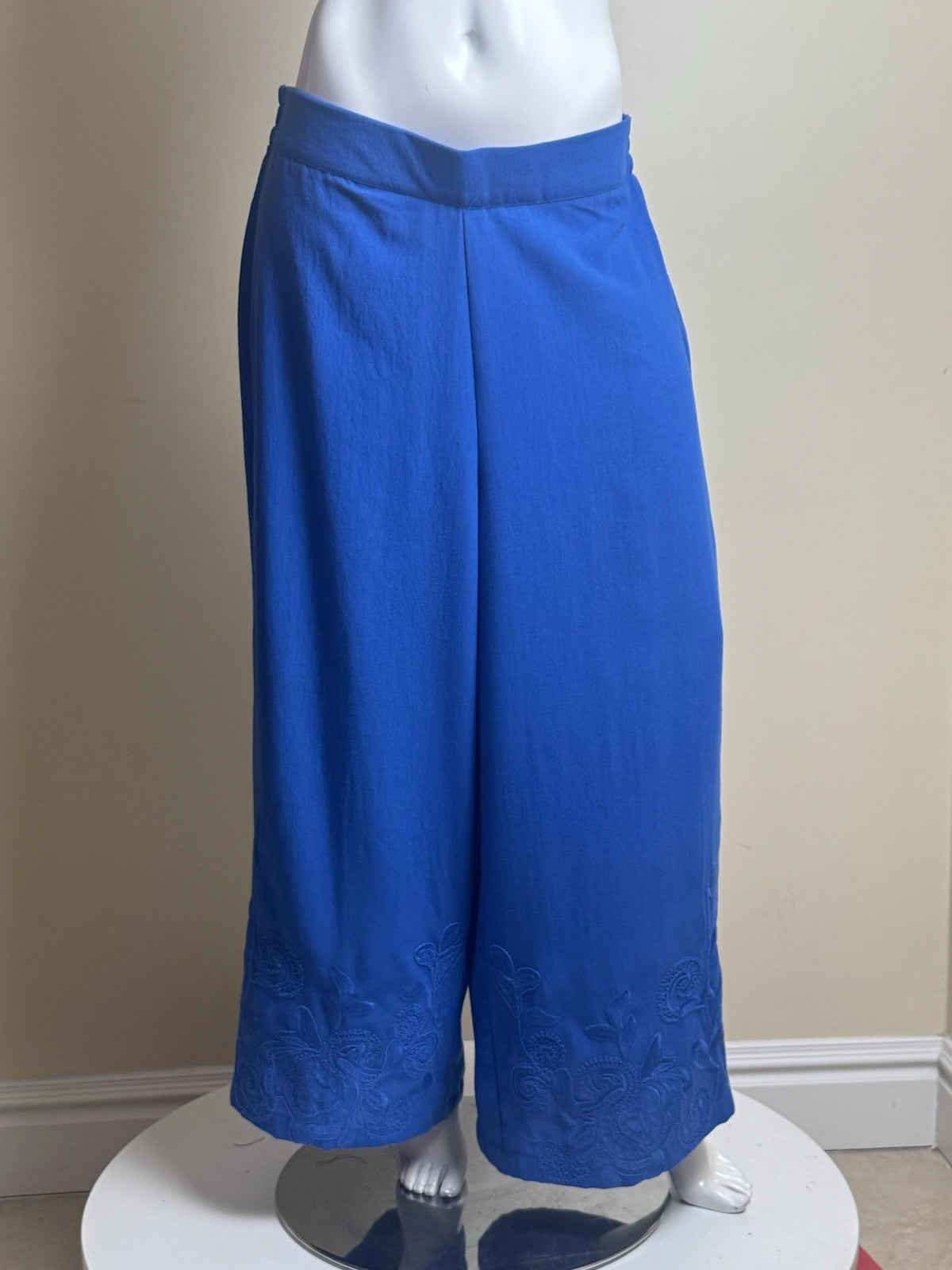 $89 Adrianna Papell Women's Embroidered Trousers Pants Sz L.      (B.182)