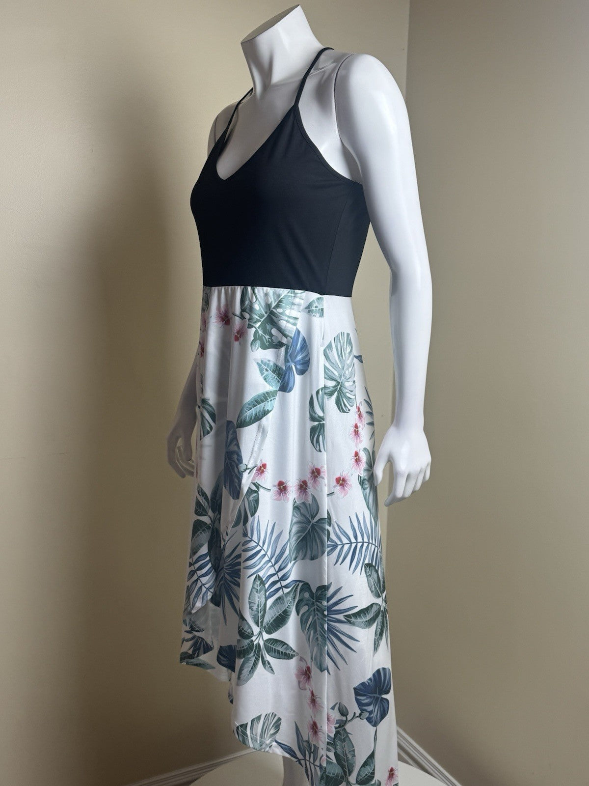 KILIG Women' s Sleeveless Floral Dress Sz L.    (B.168)