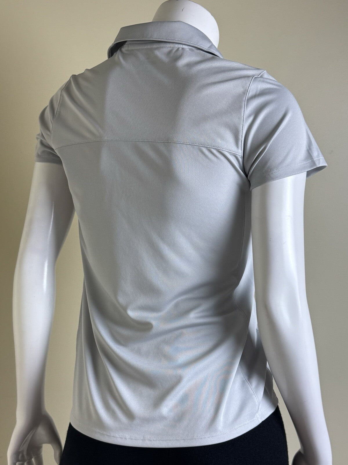 Puma Women’s Golf Shirt Sz S.   (B.117/7)