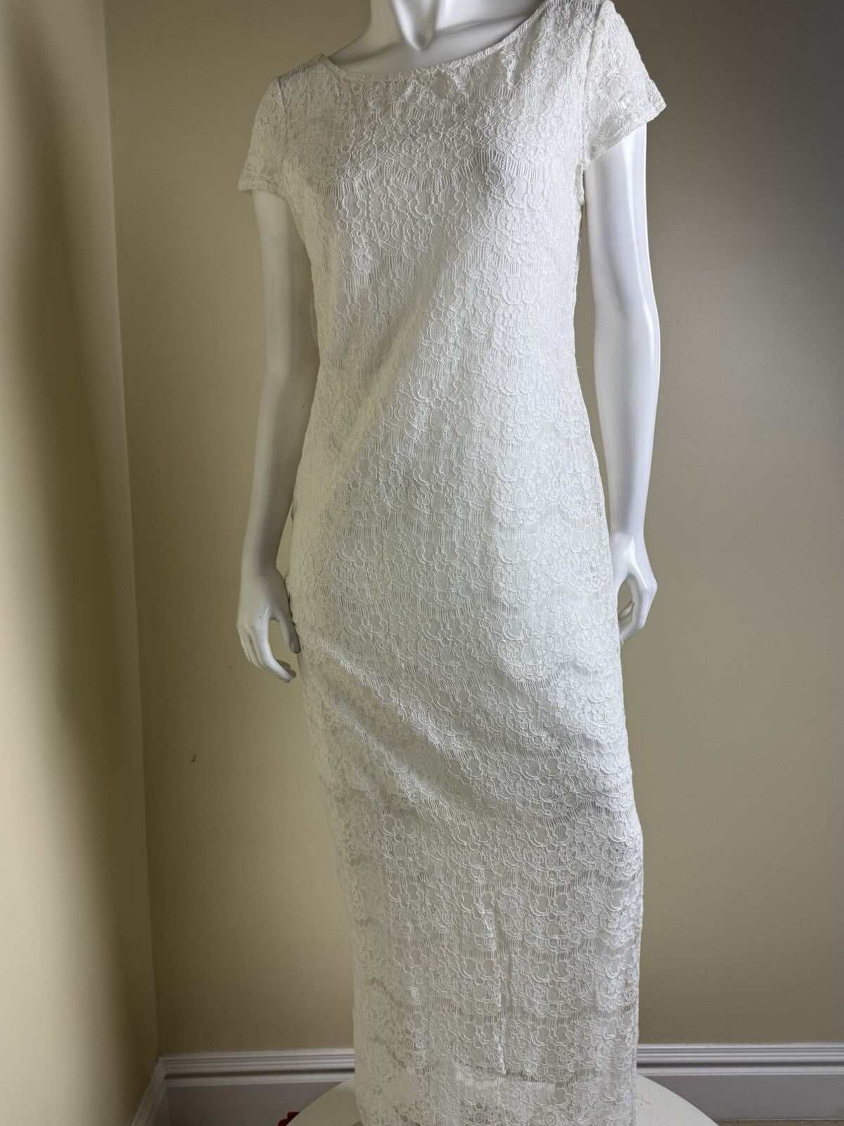 Kate & Lily Lace White Dress Size 14       (B.145)