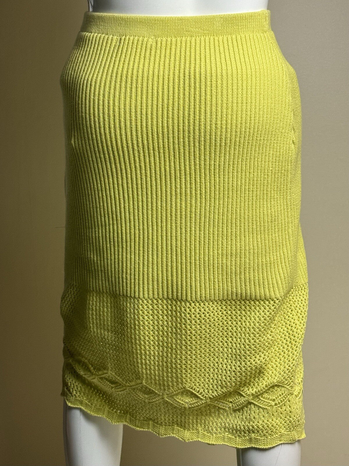 House of Harlow Women’s Knit Midi Skirt Sz L. (B.105)